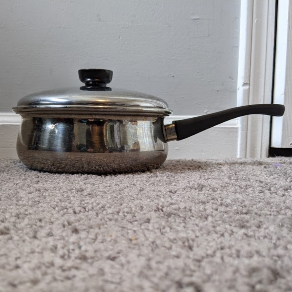 Vintage Regal Ware 2QT Sauce Pot with 3 Egg Poach